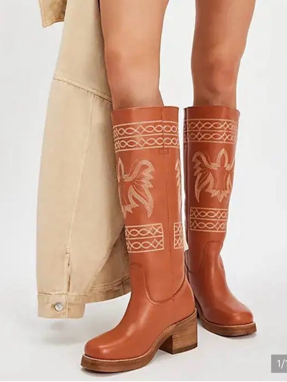 NWT Free People x Dingo Avalon
Embroidered Western Campus Boots Russet
